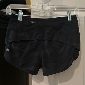 Lululemon Speed Up mid-rise 4” shorts